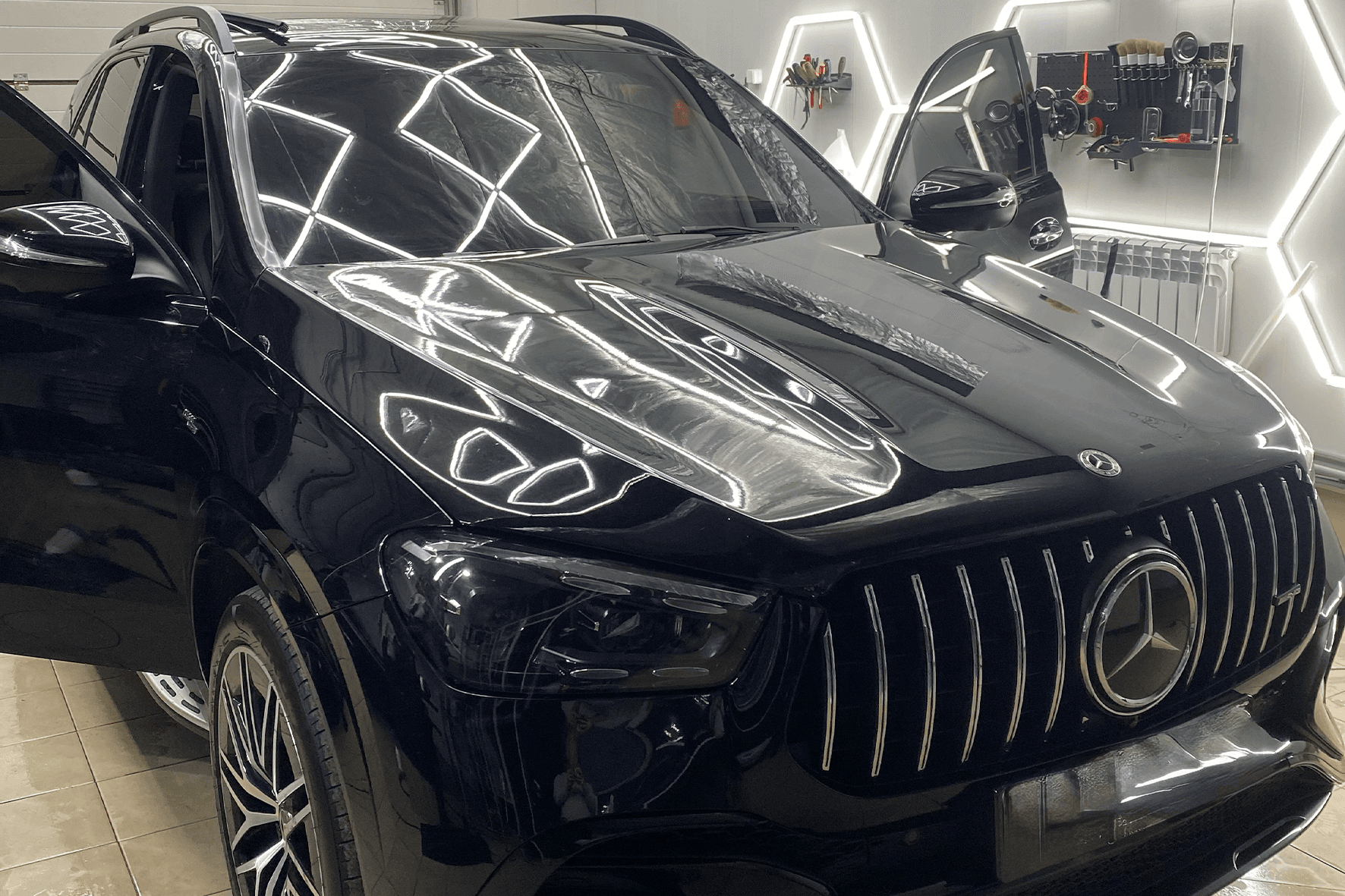 Антигравийная бронепленка PPF Spectroll на Mercedes GLE — оклейка авто КМВ